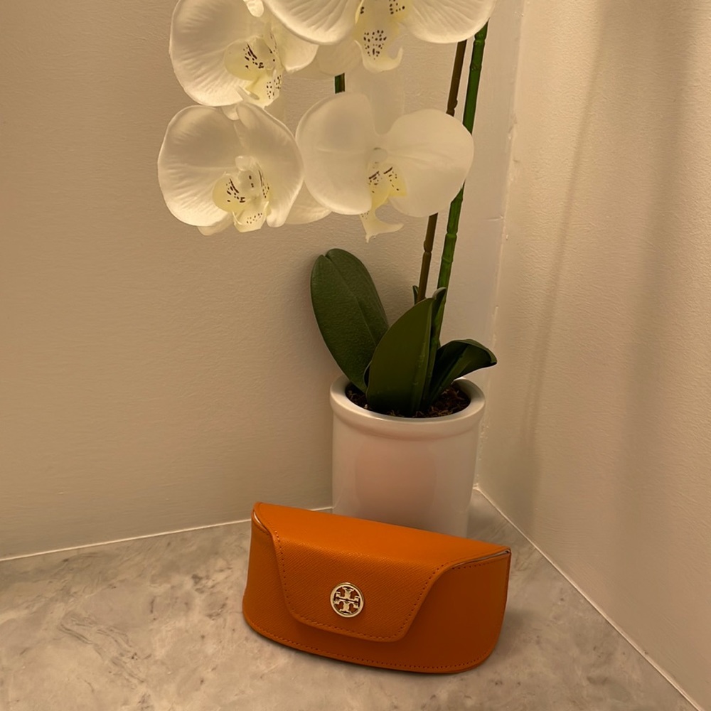 Brand New W/O tags Tory Burch Sunglass Case